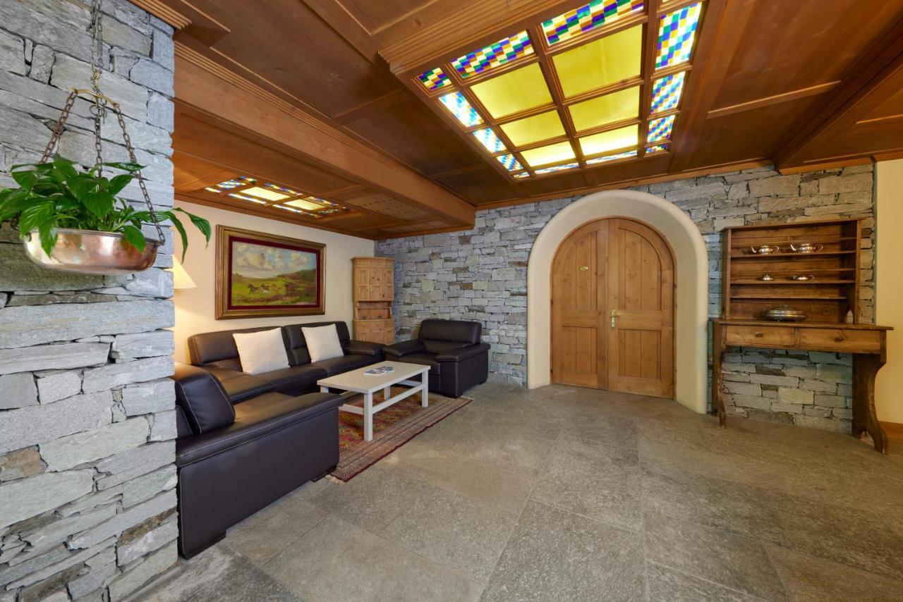 Hotel Rezia Bormio Esterno foto