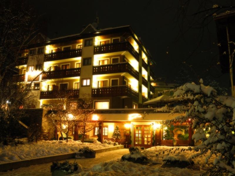 Hotel Rezia Bormio Esterno foto