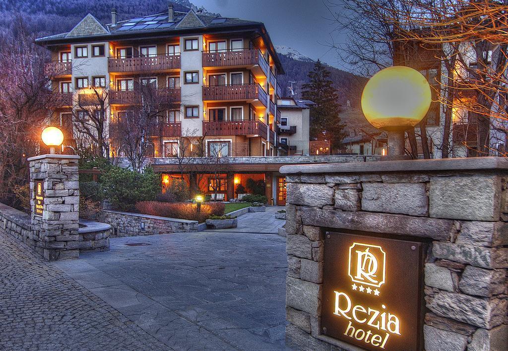 Hotel Rezia Bormio Esterno foto