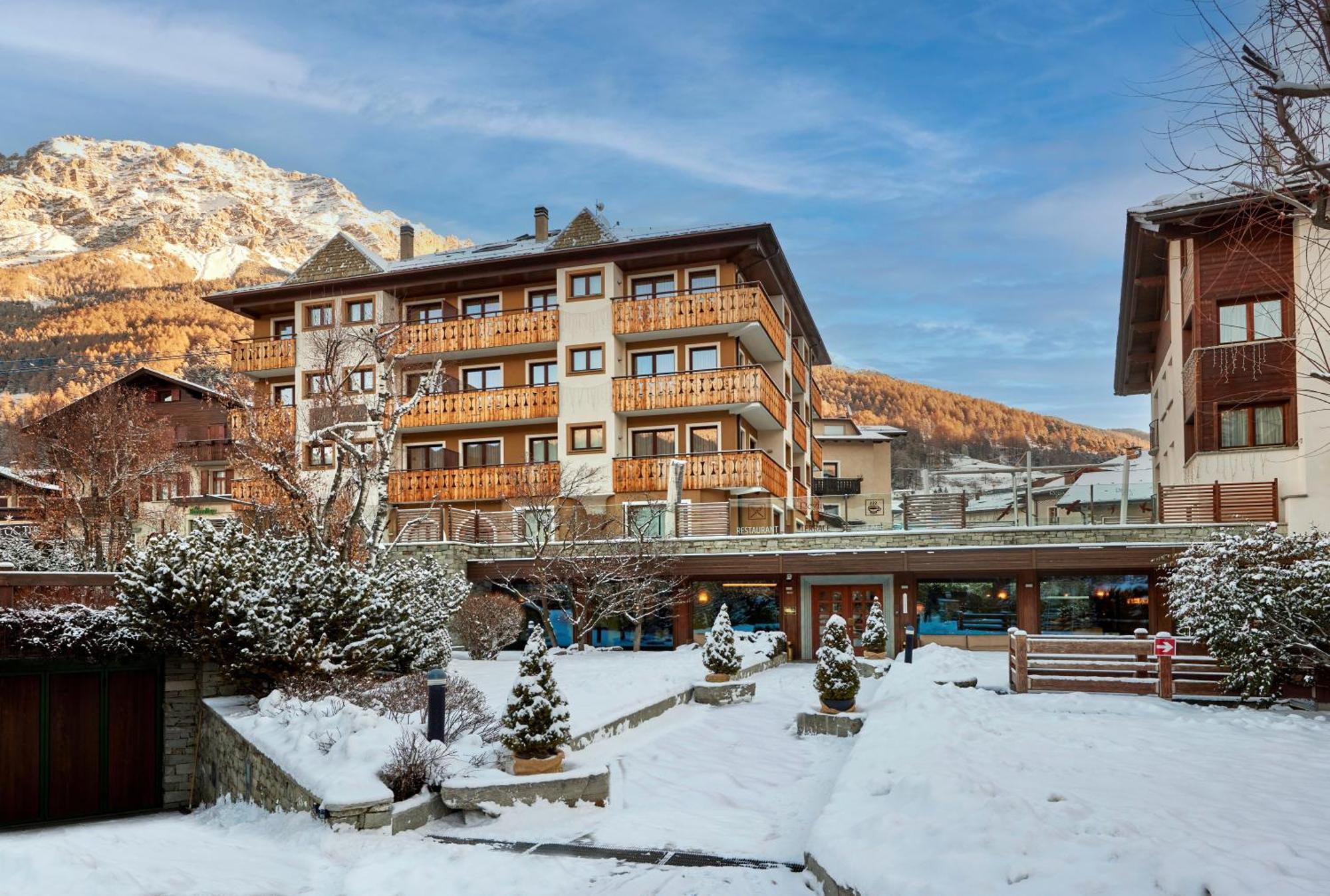 Hotel Rezia Bormio Esterno foto